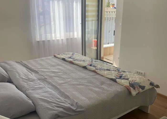 Esma شقة نوفي بازار