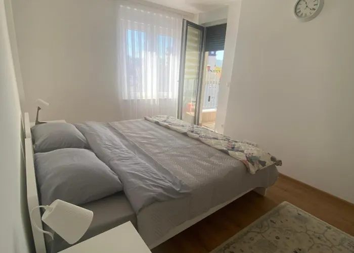 Esma نوفي بازار